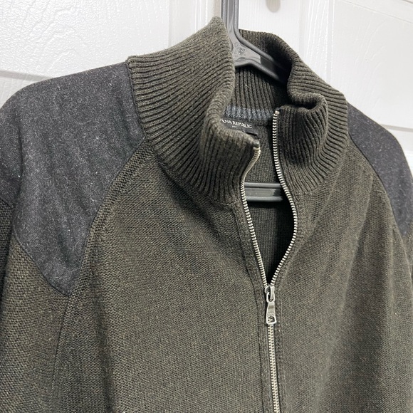 Men’s Banana Republic zip up sweater - Picture 3 of 4